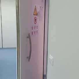 PNEUMATIC DOOR